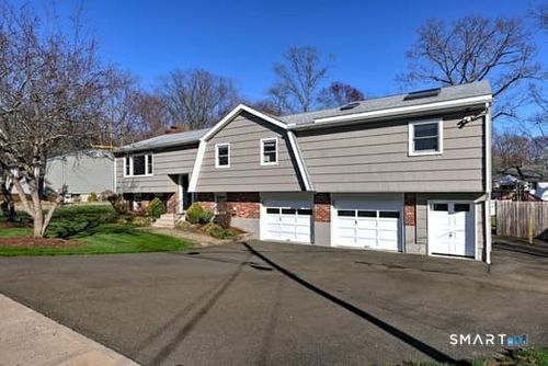 12 Coyle Dr, West Haven, CT, 06516-6242 | Card Image