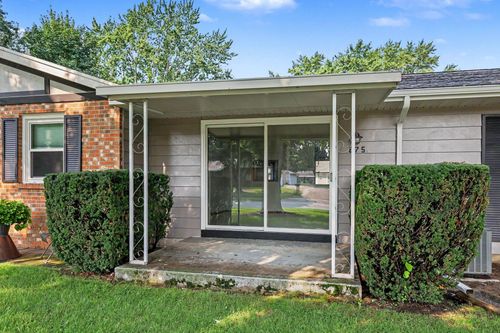 875 Andover Ct Se, Kentwood, MI, 49508-4767 | Card Image