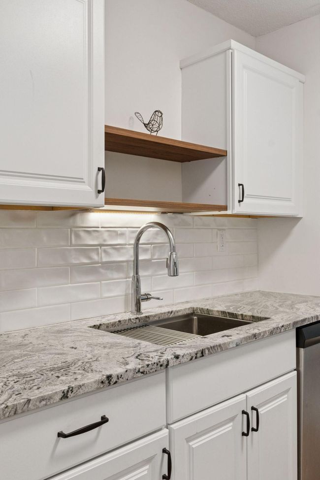 APT-405 - 1181 Edgcumbe Rd, Condo with 2 bedrooms, 1 bathrooms and null parking in Saint Paul MN | Image 14
