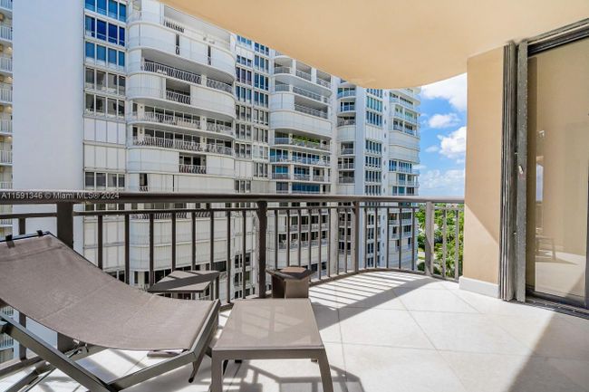 804 - 10175 Collins Ave, Condo with 3 bedrooms, 3 bathrooms and null parking in Bal Harbour FL | Image 35