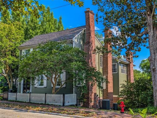 338 S Church St, Smithfield, VA, 23430-1702 | Card Image