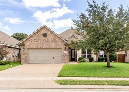 15621 Long Creek Ln, College Station, TX, 77845-2071 | Card Image