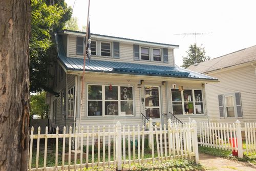 144 Wright St, Corry, PA, 16407-1621 | Card Image