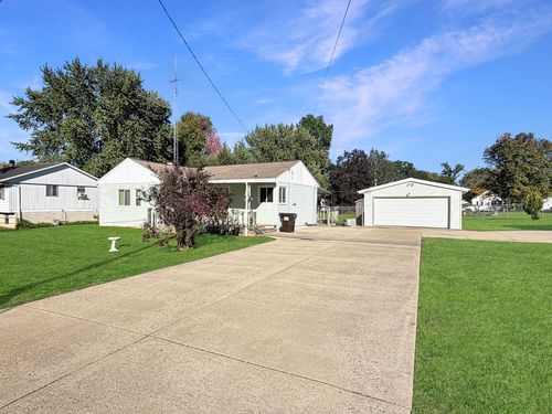 731 N Waddell Ave, Freeport, IL, 61032-3134 | Card Image