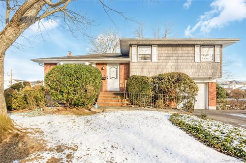 19 Parkdale Dr, Farmingdale, NY, 11735-6713 | Card Image