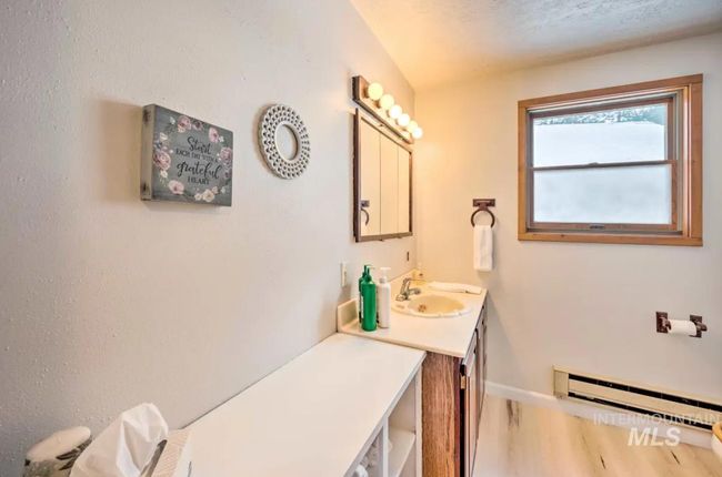 8392 Highway 21, House other with 4 bedrooms, 2 bathrooms and 2 parking in Lowman ID | Image 9