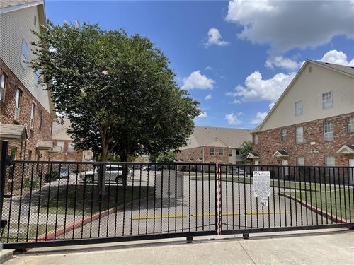 201-4441 Burbank Dr, Baton Rouge, LA, 70820-3278 | Card Image