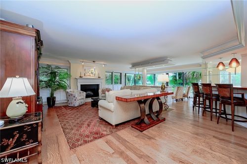 2114-102 Wilderness Dr, NAPLES, FL, 34105-2604 | Card Image
