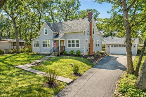 812 Van Slyke Drive Drive, Fontana, WI, 53125 | Card Image