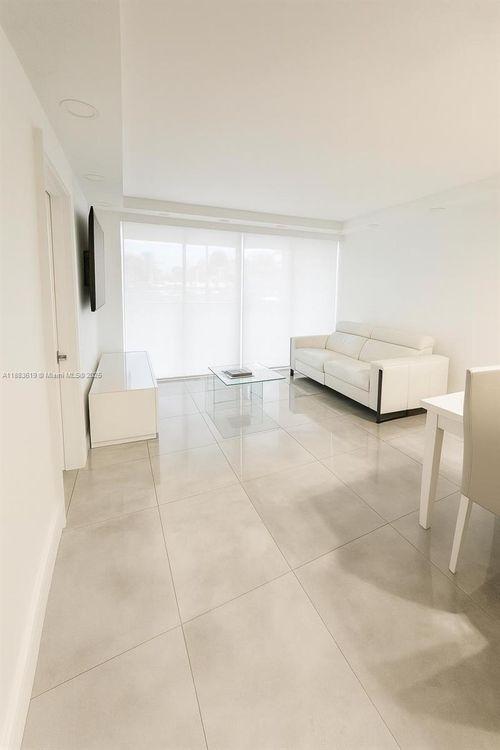 2-1780 Ne 191st St, Miami, FL, 33179-4285 | Card Image