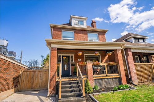30 Lottridge St, Hamilton, ON, L8L6T5 | Card Image