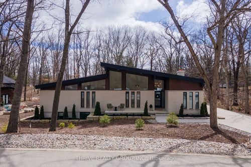 10107 Pinery Bluffs Rd, Grand Bend, ON, N0M1T0 | Card Image