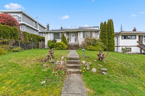 3977 Forest St, Burnaby, BC, V5G1W7 | Card Image
