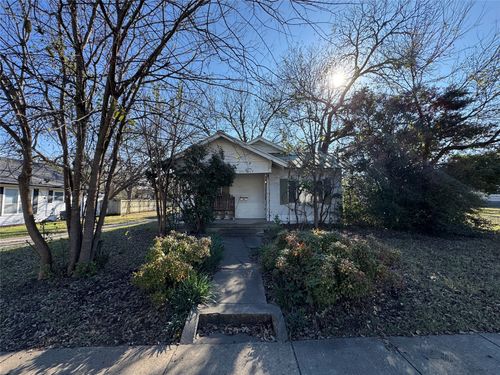 1009 W Erwin Ave, McKinney, TX, 75069-2864 | Card Image