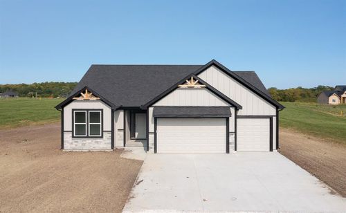 20035 Tonganoxie Drive, Tonganoxie, KS, 66086 | Card Image