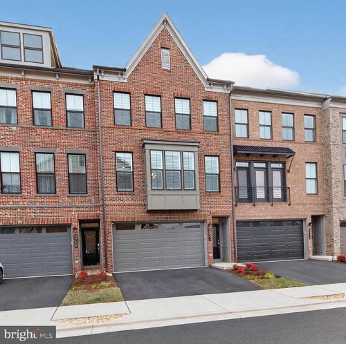 5241 Ridgeview Retreat Dr, CHANTILLY, VA, 20151-3998 | Card Image