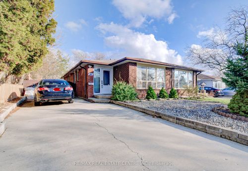 141 Mooregate Cres, Kitchener, ON, N2M2E9 | Card Image