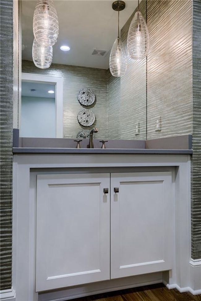 Details with vanity and dark hardwood / wood-style floors | Image 21