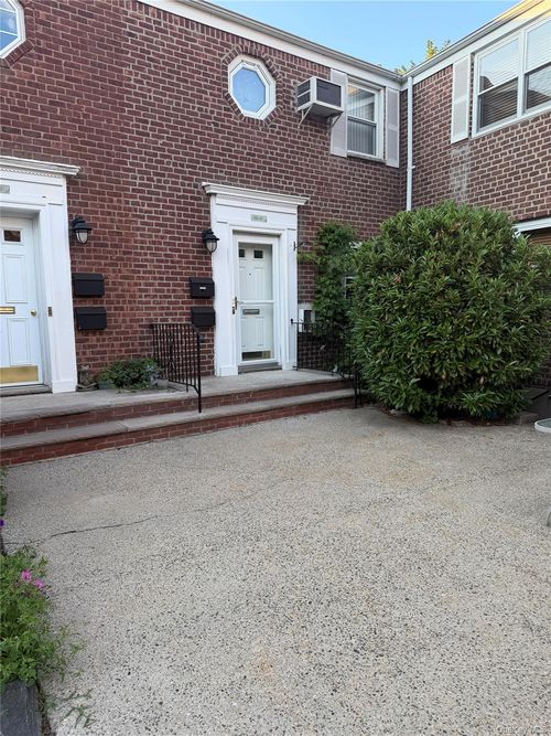 1a-26047 73, New York, NY, 11004 | Card Image