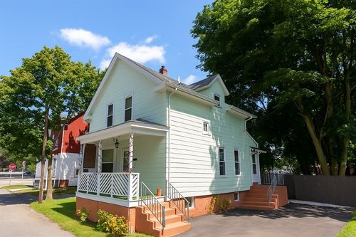 6 Cambridge St, Attleboro, MA, 02703-2402 | Card Image