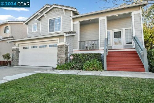 325 Oakwood Cir, Martinez, CA, 94553-3565 | Card Image