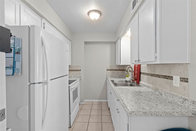 APT-5 - 1905 W Morton St, Townhouse with 3 bedrooms, 2 bathrooms and null parking in Denison TX | Image 6