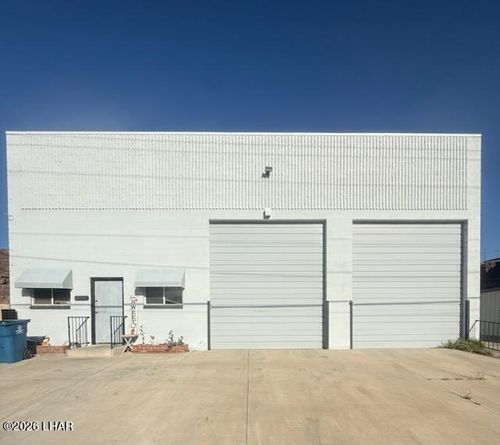 9185 Riverside Dr, Parker, AZ, 85344-7040 | Card Image