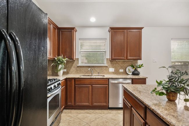155 San Miniato St, House other with 4 bedrooms, 2 bathrooms and 3 parking in Georgetown TX | Image 6