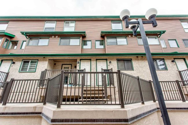 18 - 2400 15 Street Sw, Home with 2 bedrooms, 1 bathrooms and 1 parking in Calgary AB | Image 3
