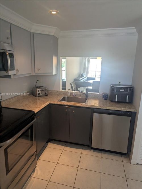 apt-204c-3920 Inverrary Blvd, Lauderhill, FL, 33319-4302 | Card Image
