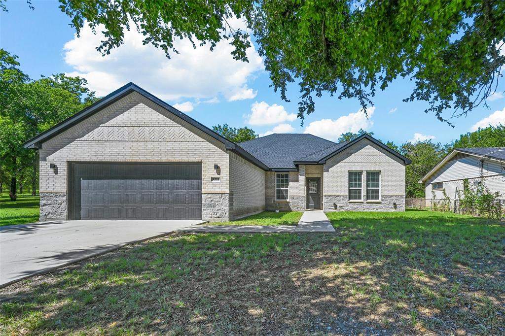 Varsity Dr, Grand Prairie, TX 75051