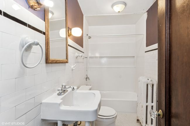 1005 Division St, House other with 6 bedrooms, 2 bathrooms and 2 parking in Lisle IL | Image 26