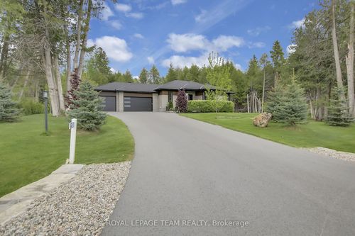 295 Ridgemont Dr, Ashton, ON, K0A1B0 | Card Image