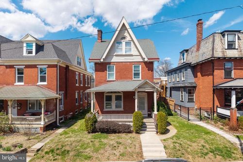 325 W Barnard St, WEST CHESTER, PA, 19382-2820 | Card Image