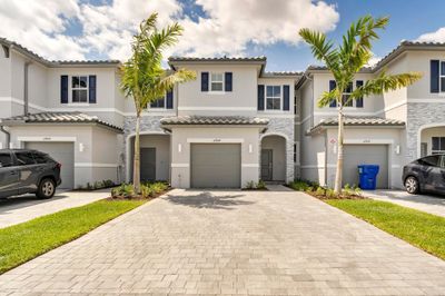 11924 Nw 46th Street, Townhouse with 3 bedrooms, 2 bathrooms and null parking in Coral Springs FL | Image 1