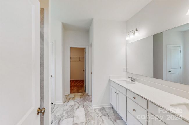 Owners Bath | Image 16