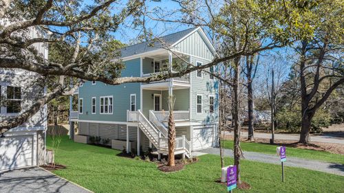 1370 Lucinda Dr, Mount Pleasant, SC, 29466-9135 | Card Image