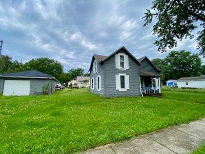 106 Arch Avenue Ne, Home with 3 bedrooms, 1 bathrooms and null parking in Mitchellville IA | Image 2