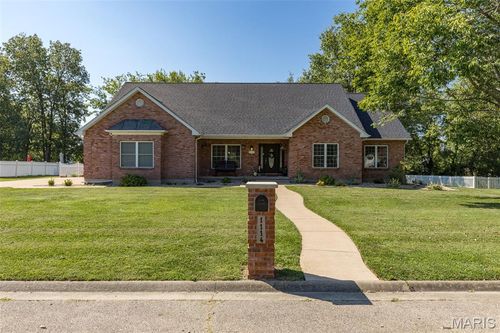 1114 Springbrook Park Dr, Farmington, MO, 63640-1169 | Card Image