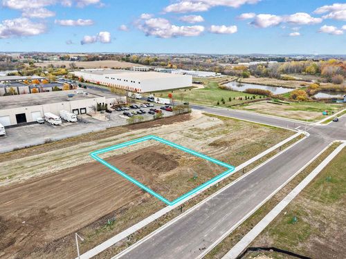 304 Michelle Ln, COTTAGE GROVE, WI, 53527-8963 | Card Image