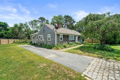 4 Thach Ln, Hyannis, MA, 02601-2563 | Card Image