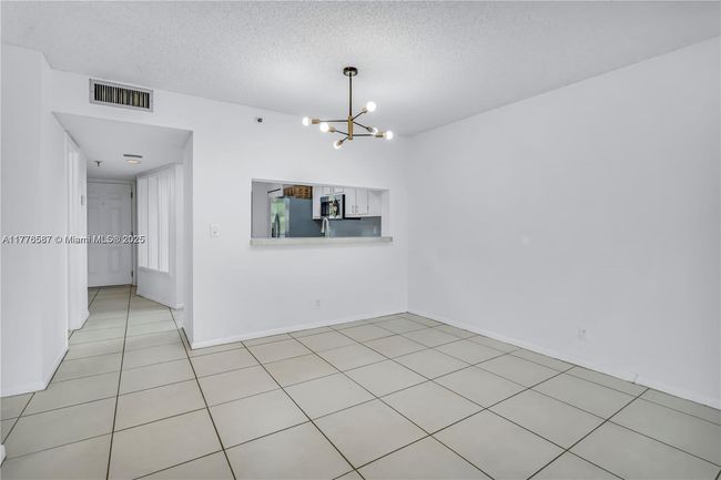 APT-306 - 2206 S Cypress Bend Dr, Condo with 2 bedrooms, 2 bathrooms and null parking in Pompano Beach FL | Image 6