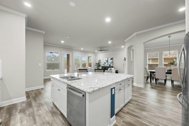 The open layout allows for effortless interaction with guests while cooking and entertaining. | Image 14