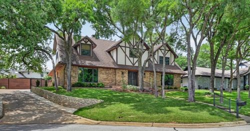 2304 Wakeforest Ct, Arlington, TX, 76012-5434 | Card Image