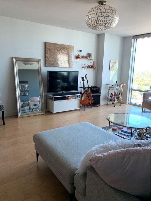 apt-2606-300 Bowie St, Austin, TX, 78703-4666 | Card Image