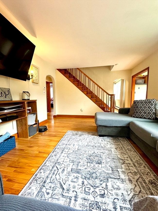 88 Baldwin St, House other with 3 bedrooms, 2 bathrooms and 4 parking in Fall River MA | Image 8