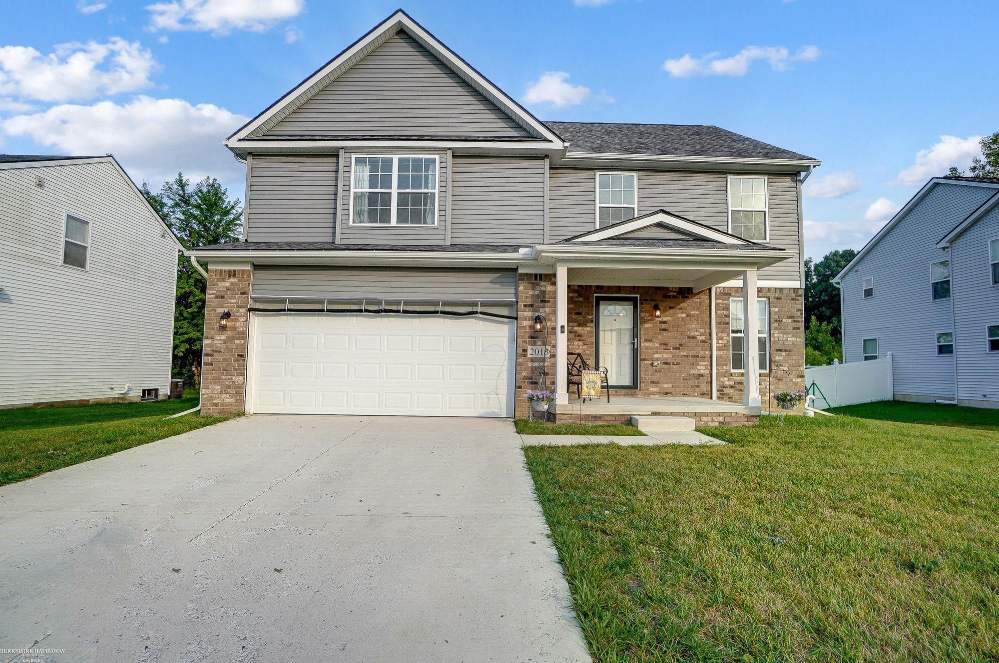 Arbor Creek Dr, Monroe, MI 48162