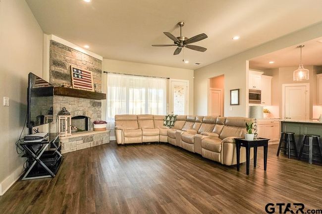 902 Charlie, House other with 3 bedrooms, 2 bathrooms and null parking in Whitehouse TX | Image 5