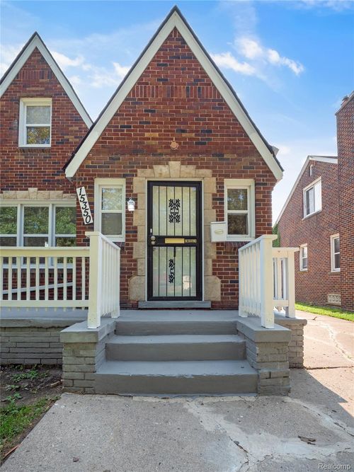 15350 Sussex St, Detroit, MI, 48227-2655 | Card Image
