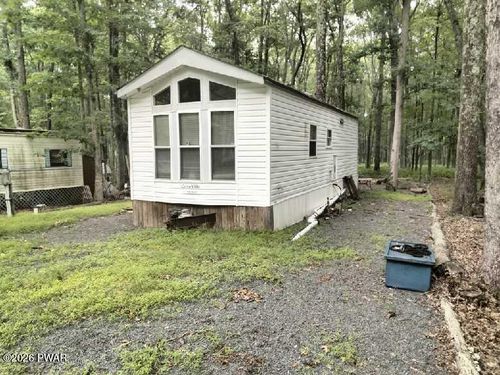 203 Locust Lake Dr, Milford, PA, 18337-4109 | Card Image